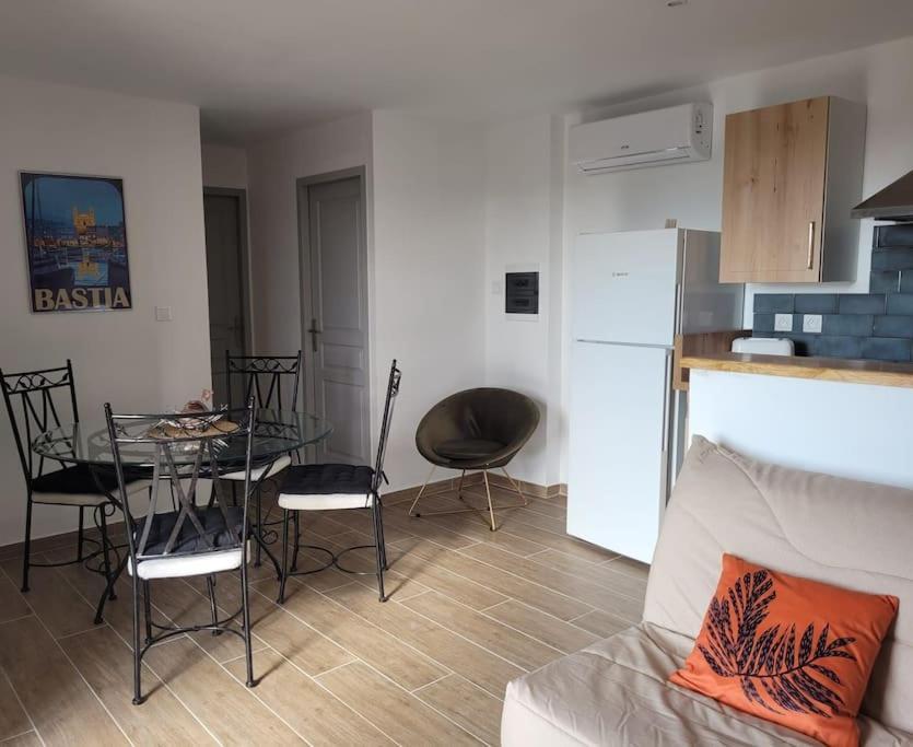 Charmant Petit Logement A 3 Kms De La Plage Belgodere  Exterior photo